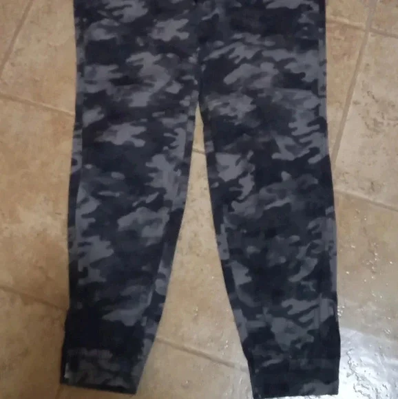 Spanx camo joggers pants zippered bottoms size large - Picture 3 of 8